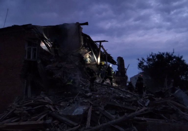 Армия РФ обстреляла Чугуев: разрушены дома, есть раненые и пропавшие без вести