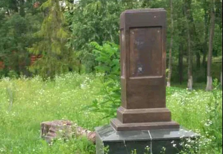 В Харьковской области снесли памятник российскому царю