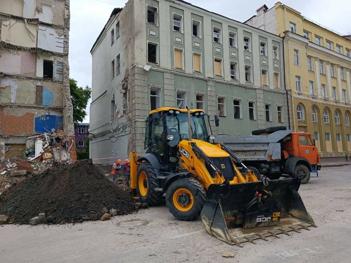 У центрі Харкова перекладають водогін, зруйнований обстрілами