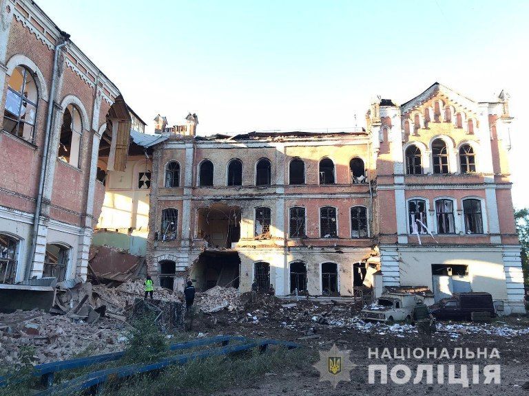 Ракетний удар по університету у Харкові: подробиці, фото