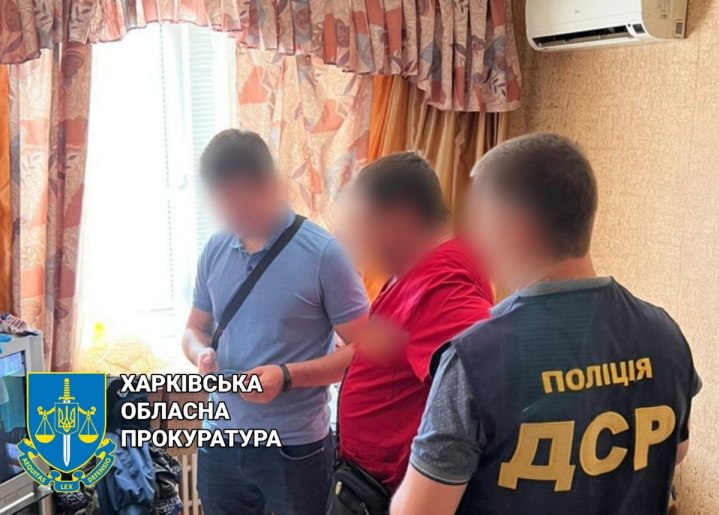 Житель Харківської області передав російським солдатам свої машини