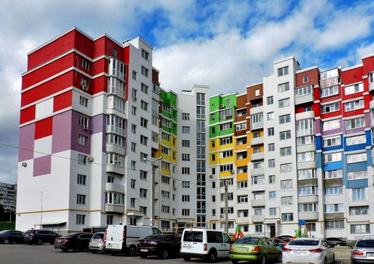 В Харькове город будет ремонтировать кооперативные дома и ОСМД