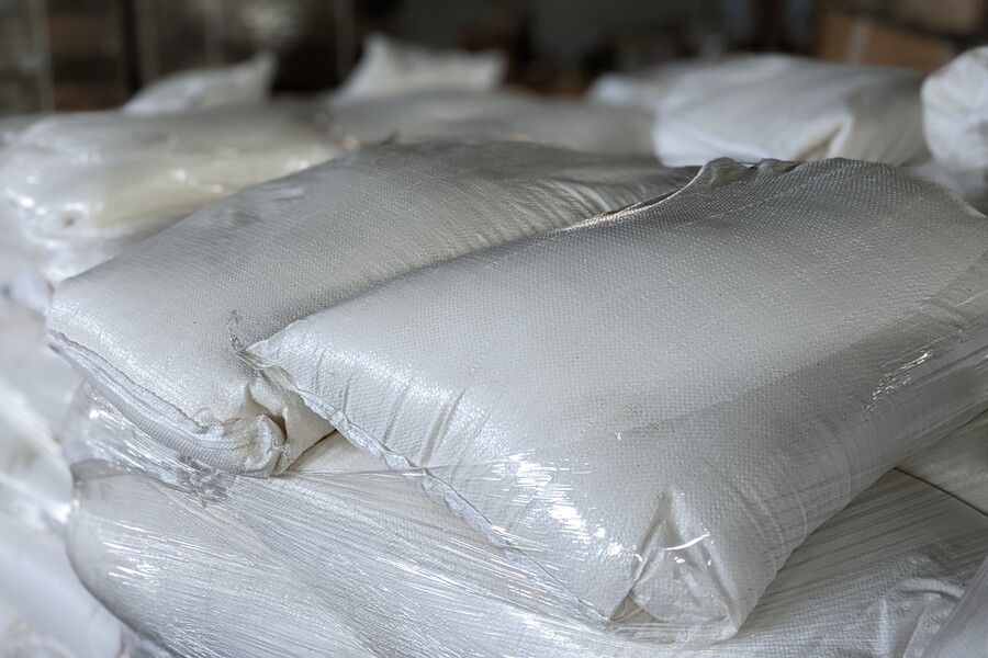 Мешканці Харківщини отримають більше 120 тонн цукру в якості гуманітарної допомоги