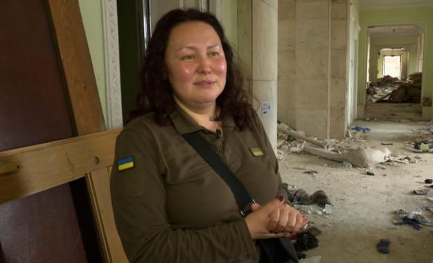 Три години під завалами: історія жінки, яка вижила під час ракетного удару по Харківській обладміністрації