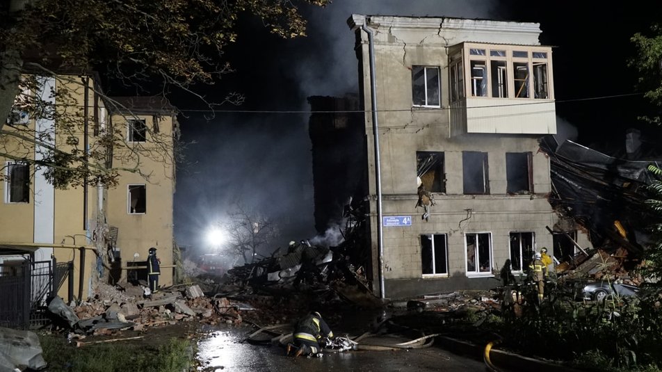 Украина просит у Запада максимальную военную помощь после удара по общежитию в Харькове