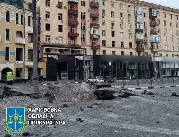 Ночью РФ ударила ракетами по центру Харькова, пострадали площадь и здание БТИ (фото)