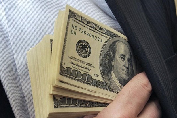 Харьковчанин пообещал гражданину РФ продать украинский паспорт