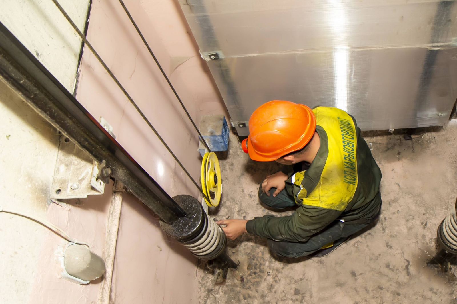 В Харькове невозможно восстановить работу 530 лифтов