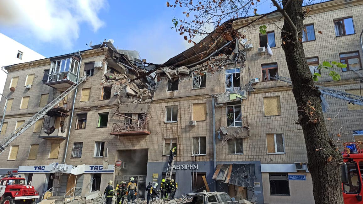 РФ ударила по центру Харькова, разрушен многоквартирный жилой дом (фото, обновлено)