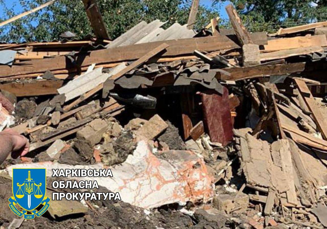 РФ запустила ракету по жилому дому в Харькове: фото последствий