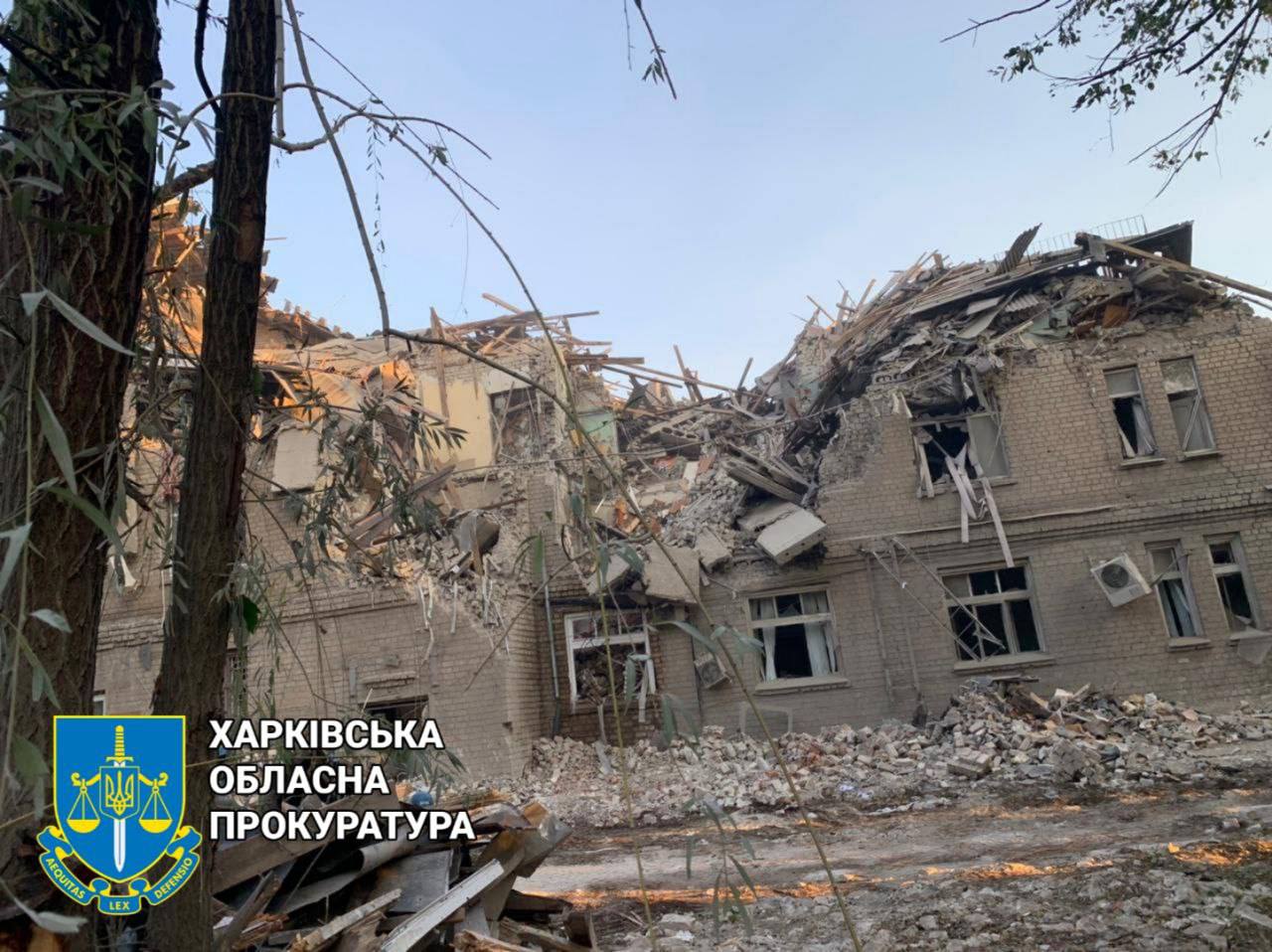Ночной прилет в Харькове: разрушено здание предприятия (фото)