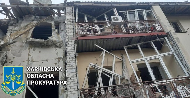 РФ ракетным ударом разрушила жилой дом в Харькове: фото с места событий