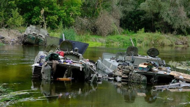 Российские войска, отступая из Харьковской области, бросили военную технику - британская разведка