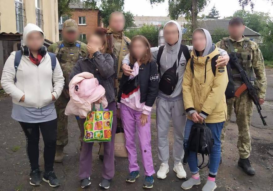 В Харьковской области российские солдаты бросали в подвалы даже детей