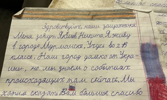 Погруддя Сталіна, горілка й дитячі листи з однаковим текстом: що залишили по собі окупанти в Харківській області