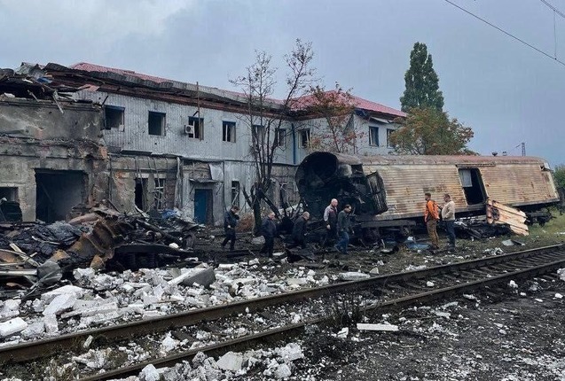 Ударом по железной дороге в Харькове россияне уничтожили вагоны с телами своих солдат - СМИ
