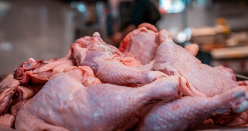 Жителям звільнених територій Харківської області відправили тонни курятини