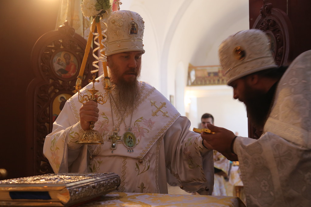 Изюмский митрополит, сбежавший в РФ, отстранен