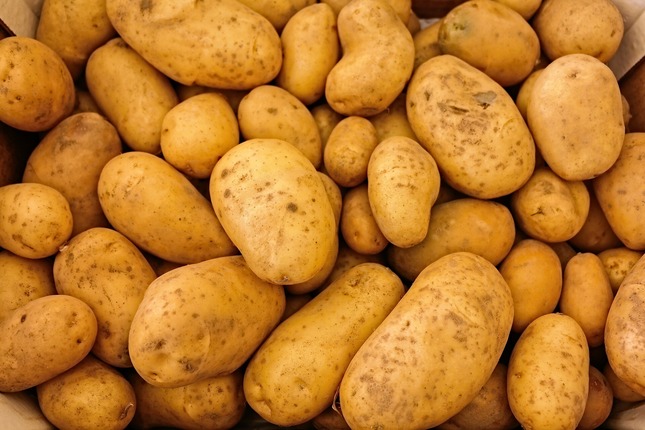 Цена растет, спрос падает: сколько стоит картошка в Харькове