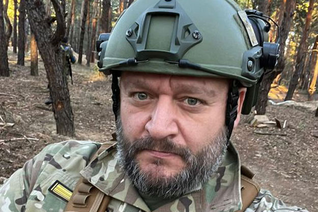 В сети появилось фото Михаила Добкина в военной форме