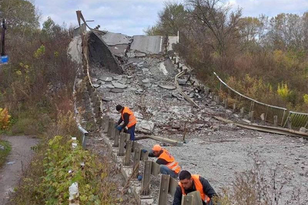 В освобожденных районах Харьковской области работает семь временных переправ