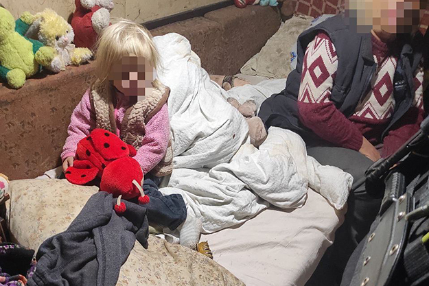 У пожилой харьковчанки полиция отняла ребенка