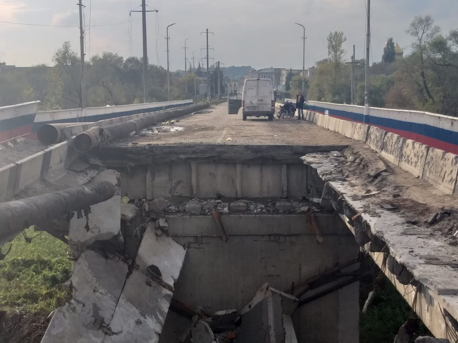 Зруйнований міст у Куп'янську поки що не відновлюватимуть