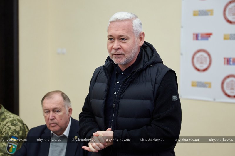 Терехов вручил работникам ХПИ медали за оборону города