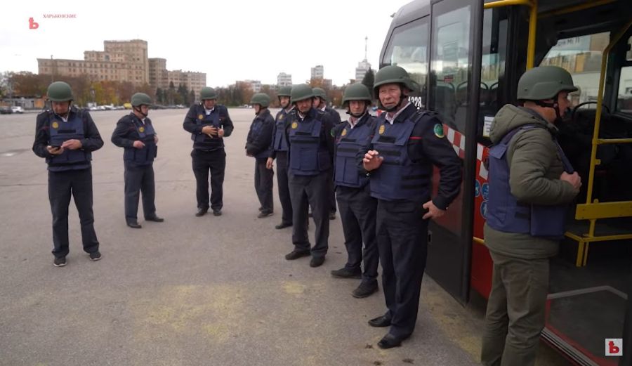 В Харькове водители транспорта будут носить бронежилеты и каски