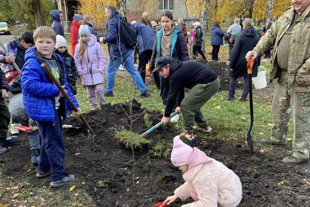 У Первомайському посадили алею на честь ювілею видатного філософа Сковороди