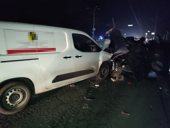 У Харкові - ДТП на блокпосту: одну машину розірвало на частини, є жертви (фото)