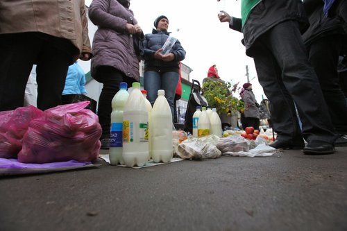 В Харьковской области разгоняют стихийные рынки