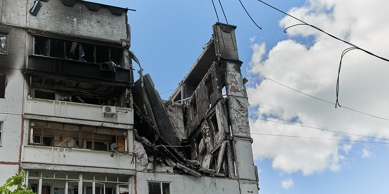 Терехов рассказал, будут ли ремонтировать дома, попавшие под сильные обстрелы (видео)