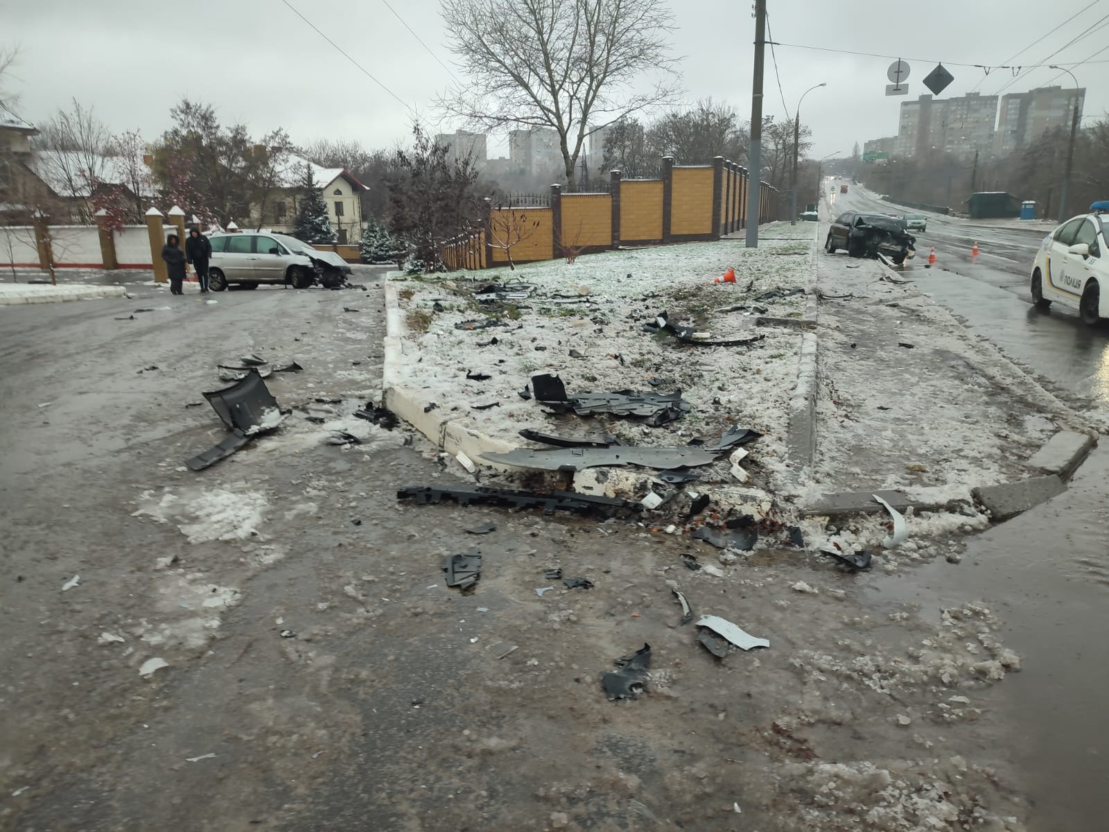 У Харкові - серйозна ДТП, машини зім'яло (фото)