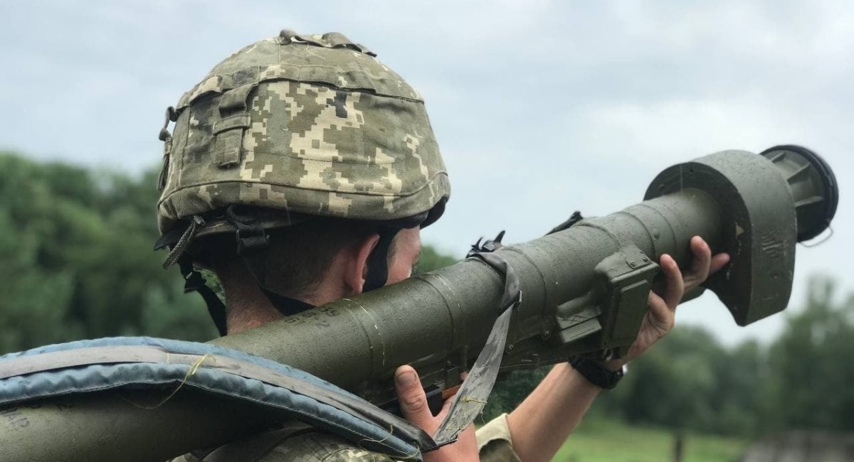 Як нацгвардійці збивають у Харківській області російські гелікоптери (відео)