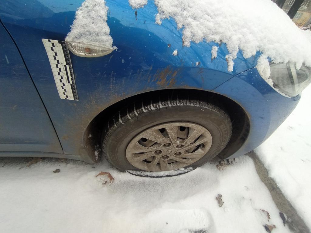 В Харькове массово режут шины на машинах: что говорит полиция