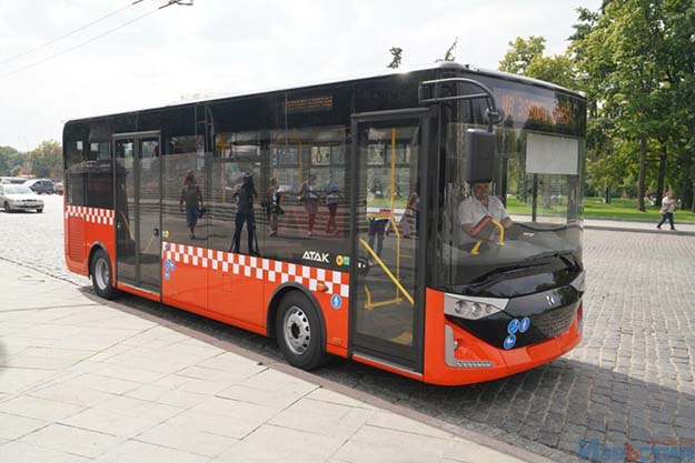 У Харкові запустили автобуси на околиці міста