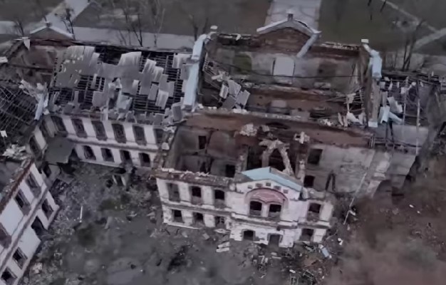 Як виглядає зруйнований Ізюм з висоти пташиного польоту: відео