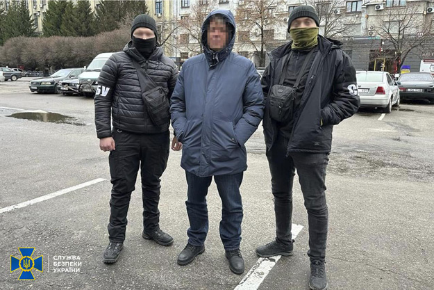 Двоє мешканців Харківської області допомагали росіянам перевозити техніку та боєприпаси