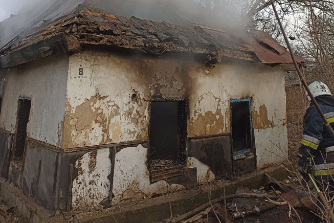 У Харківській області двоє людей загинули через необережність під час куріння
