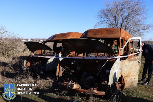 В Харьковской области россияне расстреляли из пулеметов автобусы с гражданскими, погибли минимум девять человек (фото, видео)