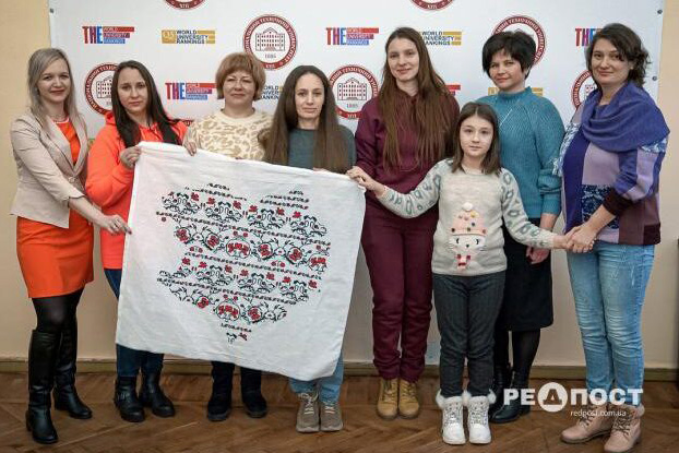 У Харкові створили вишиту мапу області