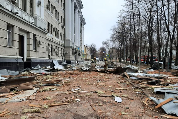 В начале войны руководство харьковского СБУ покинуло свое здание, оставив там оружие - начальник главка