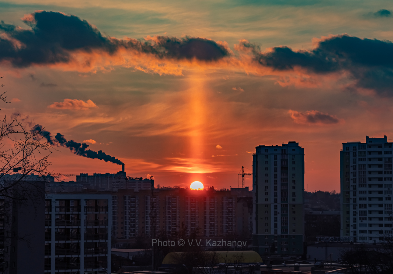 У небі над Харковом спостерігали зловісне атмосферне явище (фото)