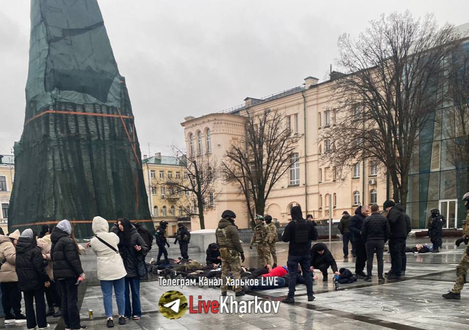 У центрі Харкова підлітки зібралися на масову бійку