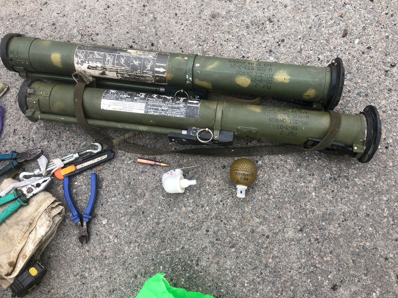 В Харьковской области остановили машину, набитую оружием