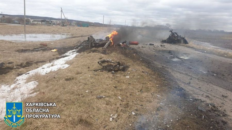 В Харьковской области российский снаряд попал в машину гражданских: погибли два человека