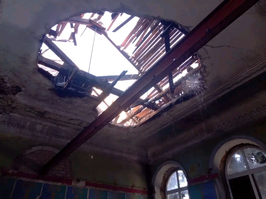 У Куп’янську російським обстрілом зруйнований вокзал (фото)