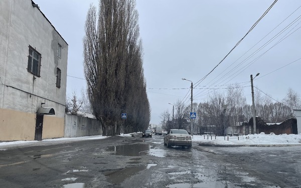 Харьковчане просят отремонтировать дорогу на Салтовке