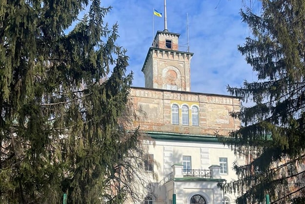 Суд зобов'язав Харківську обладміністрацію упорядкувати пам'ятник архітектури